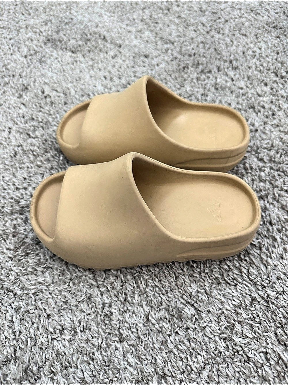 Yeezy kids Slides size 13k Beige